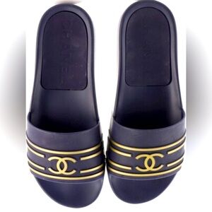 CHANEL SUN DECK NAVY GOLD CC LOGO POOL SLIDES